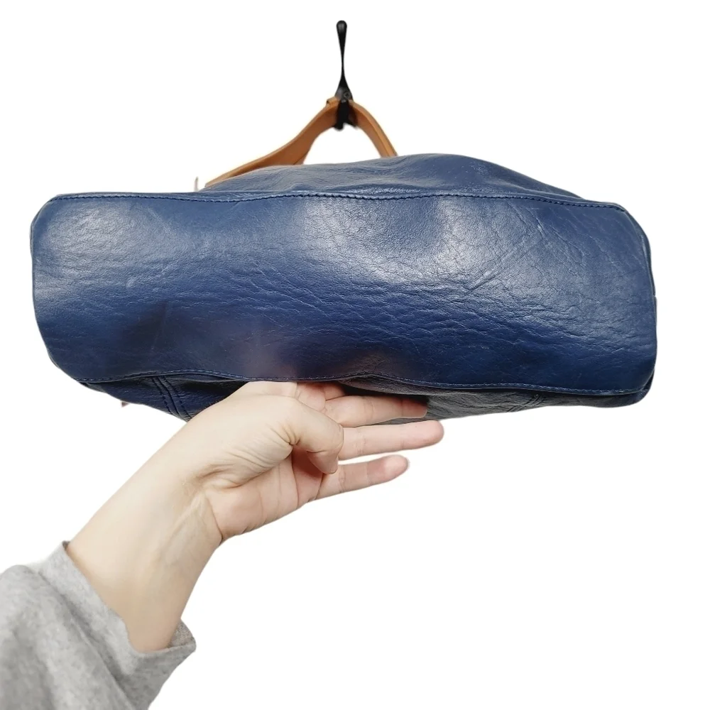 Lavorazione Artigianan Leather Shoulder Bag